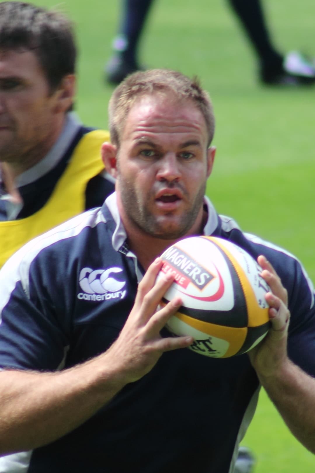 Xavier Rush carrying the ball for Cardiff Blues